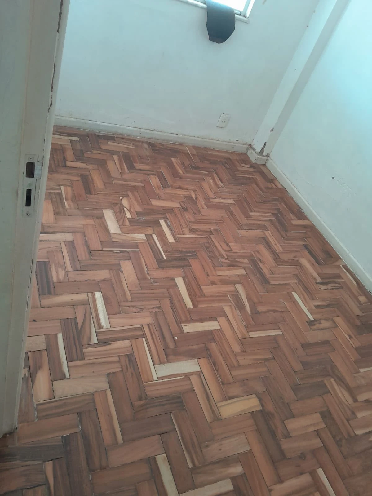 Piso de tacos antes do novo acabamento